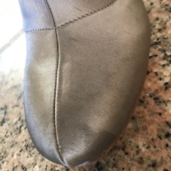 Badgley Mischka "Khloe" Satin Heather Grey Bootie - Picture 10 of 10